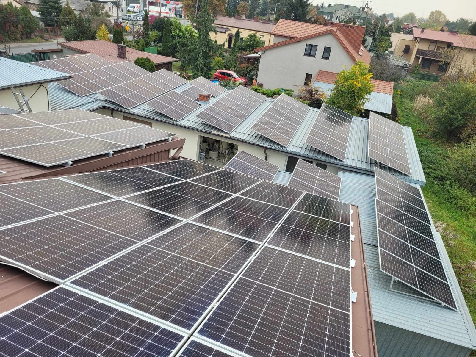 Instalacja fotowoltaiczna na dachach budynków